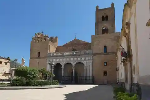 Full-Day Private Tour of Monreale, Cefalu, and Castelbuono
