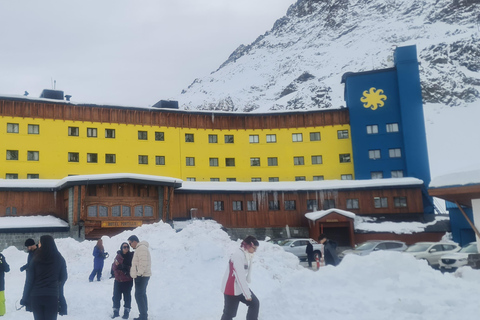 Experience Portillo and Laguna del Inca with a picnic. Santiago - The Andes - Laguna del Inca and Portillo