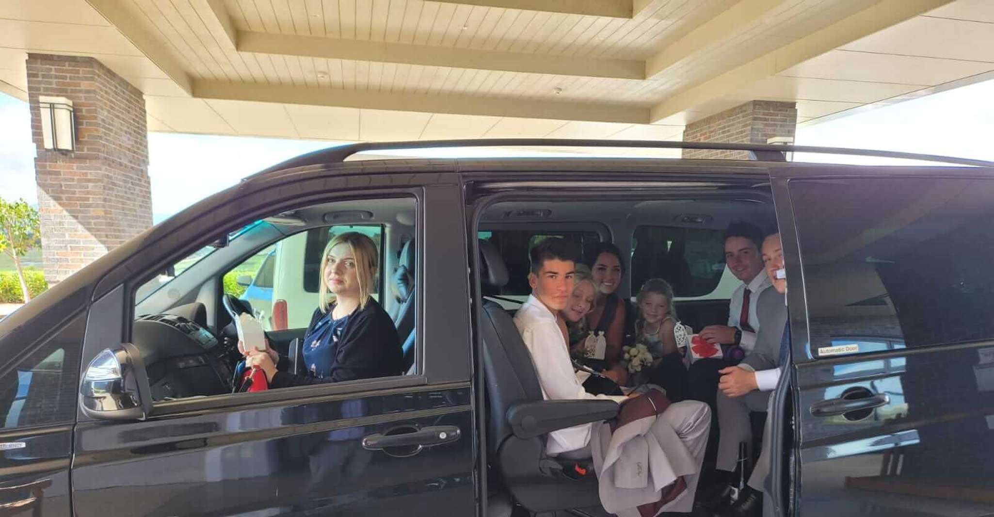 Melbourne CBD Sightseeing Private Tour – Up to 14 travellers