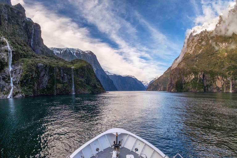 Queenstown: Milford Sound Premium Tour with Cruise Milford Sound Premium Tour with Cruise including lunch
