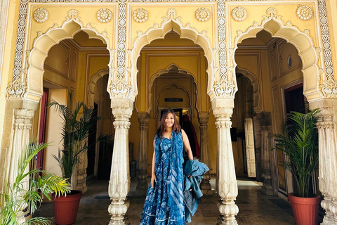Jaipur: Private Photoshoot Tour for Solo Travelers & Couples Amer Fort Photoshoot