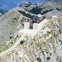 Majestuoso Montenegro, viaje a Hunter, His y Cetinje - Housity