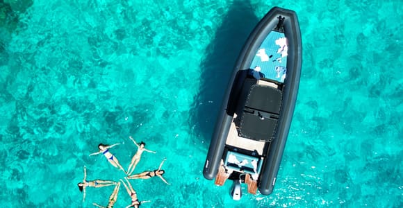 Golfo Aranci: Dolphin-watching tour on a luxury RIB with skipper