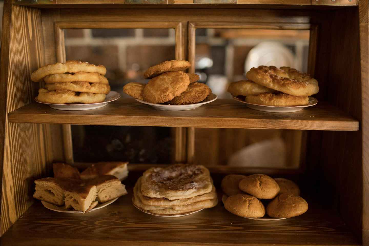 Traditional Coffee & Dessert Making