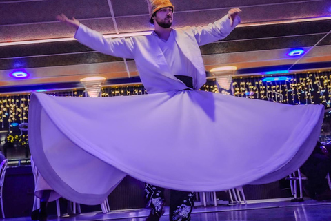 رحلة عشاء بحرية في مضيق البوسفور مع مشروبات وترفيه غير محدودمشروبات غازية غير محدودة وبدون تحويل