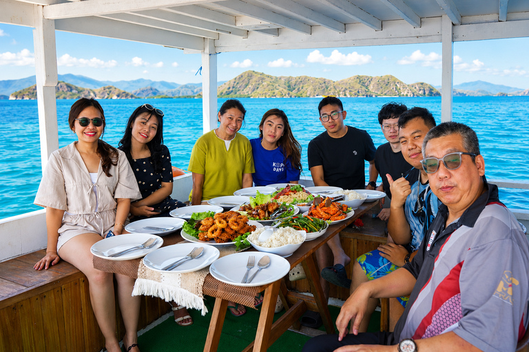 Labuan Bajo: 3-Day Komodo Sailing Ocean View Cabin All Fees Standard Boat | Sharing Room Ocean View | Tiket not Included