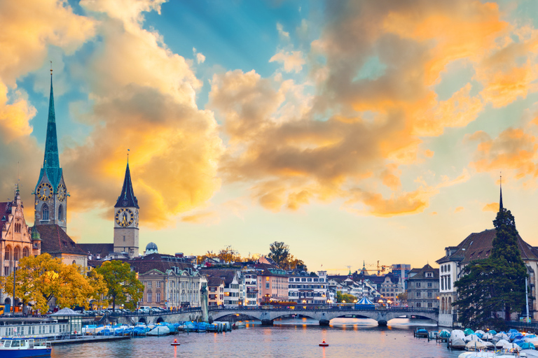 Zurich: Private Guided Tour on Your Mobile Zurich: Private Guided Tour