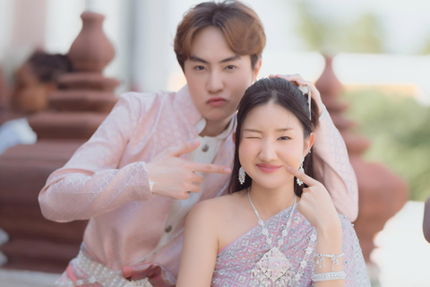 Bangkok: 1-Day Thai Dress Rental with Optional Photoshoot 1-Day Thai Costume Rental in Bangkok