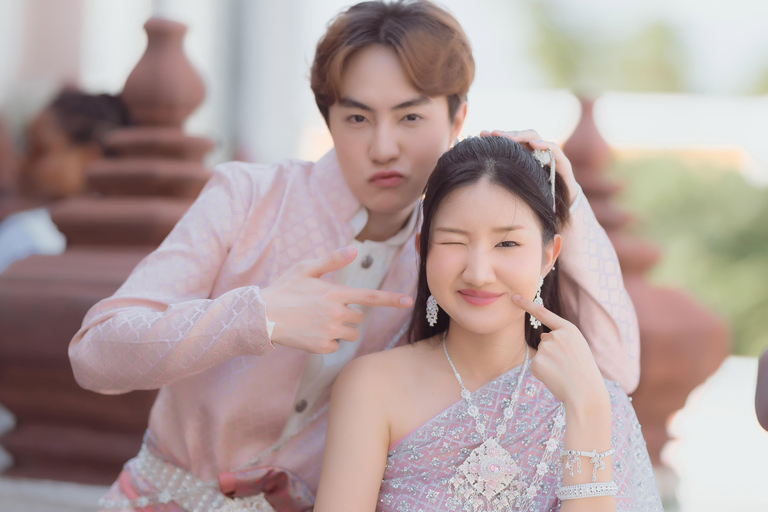 Bangkok: 1-Day Thai Dress Rental with Optional Photoshoot 1-Day Thai Costume Rental in Bangkok