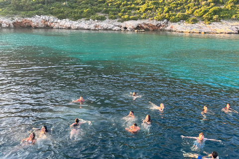Dubrovnik: Sunset Boat Party with DJ & Blue Lagoon Swim Stop