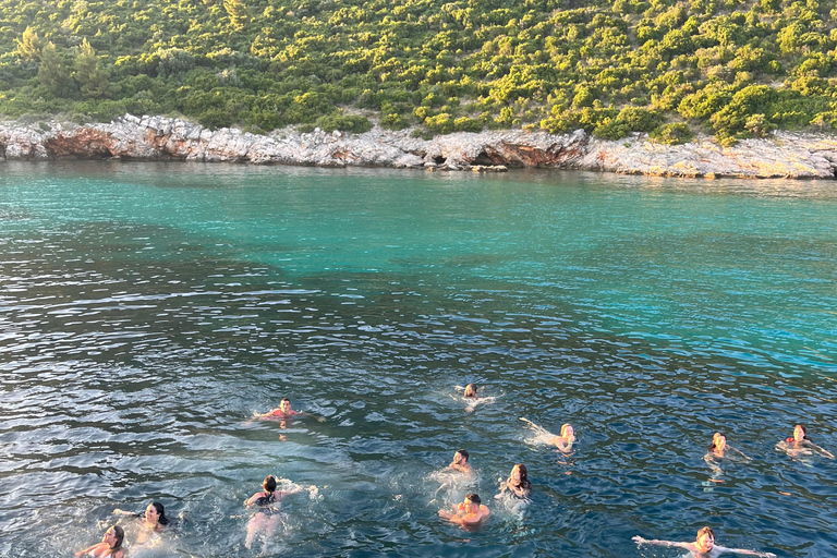 Dubrovnik: Sunset Boat Party with DJ & Blue Lagoon Swim Stop