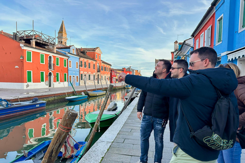 Tour en bateau : Murano, Burano et vue panoramique de Saint-MarcMurano et Burano en bateau : Musée du soufflage du verre et de la dentelle