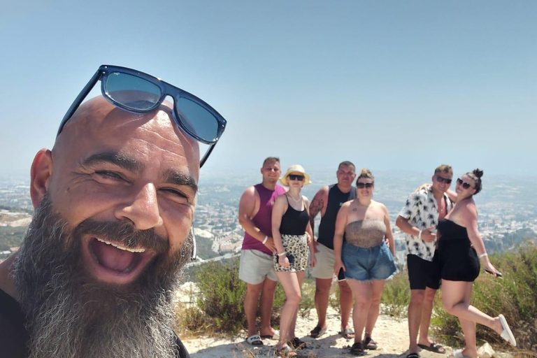 帕福斯半日游（免费品酒）- 最多7人 - 全程空调帕福斯半日游（免费品酒，最多 7 人，全程空调）