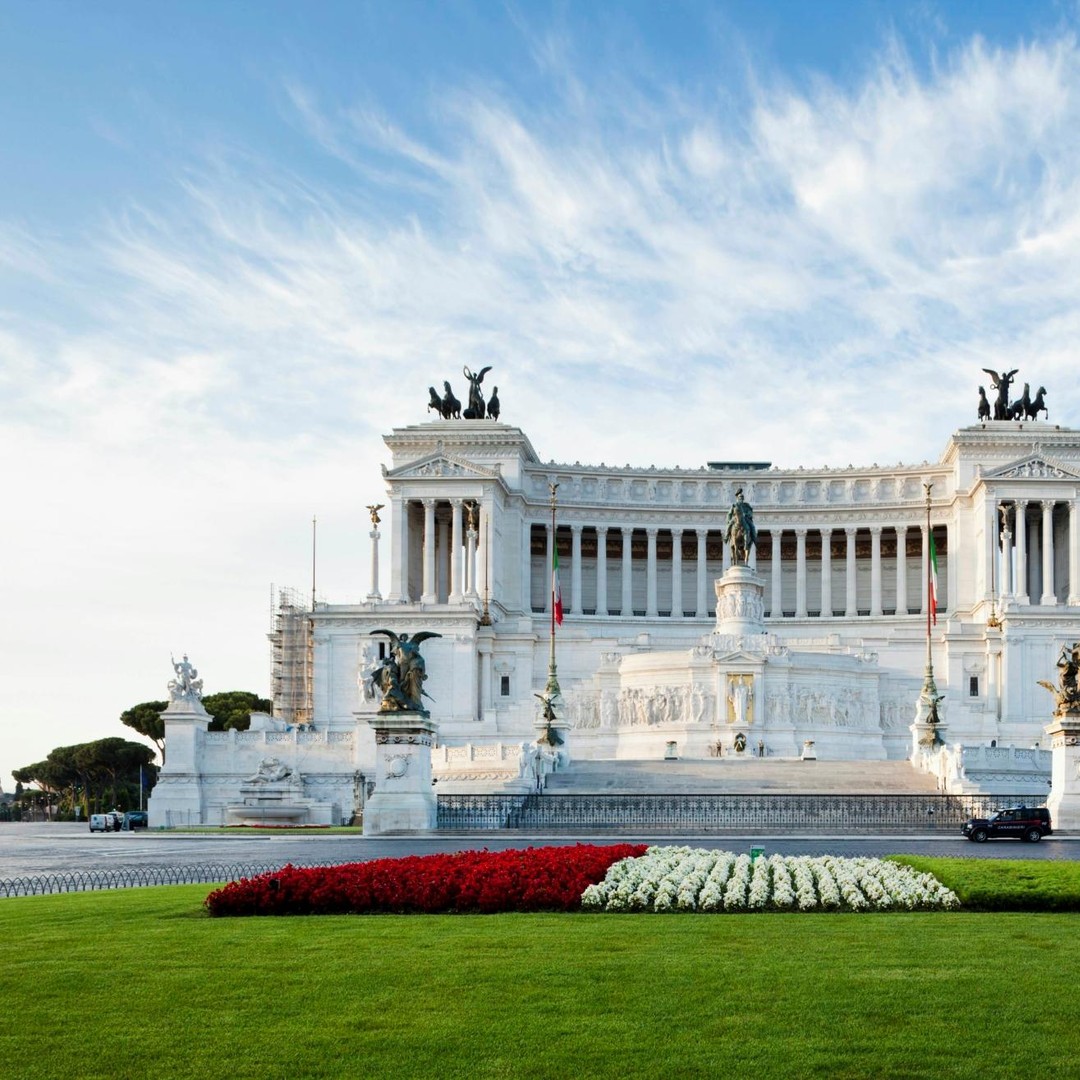 Rome: Vittoriano with Rooftop & Palazzo Venezia Hosted Entry