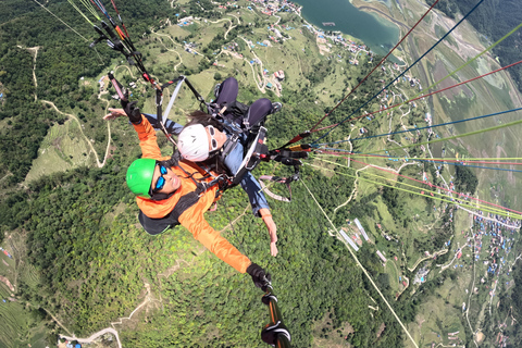 Pokhara: Tandem Paragliding Flight with GoPro Photos Cloud Buster – 35 to 40 minutes