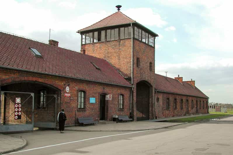 auschwitz tour or self guided