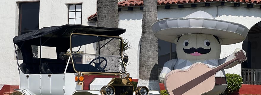 Ensenada : visite de la ville en Ford Model T avec margarita et vin