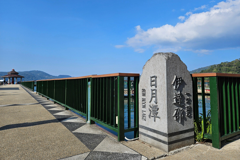 From Taipei: Private 4-Day West & South Taiwan Tour SOLO Traveler