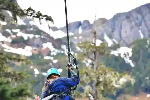 Juneau: Alpine Zipline Adventure