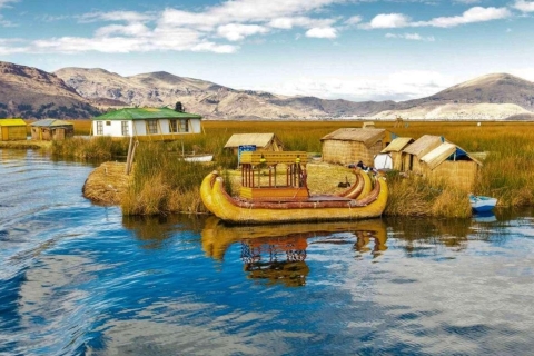 Private excursion to the Uros islands by traditional boat