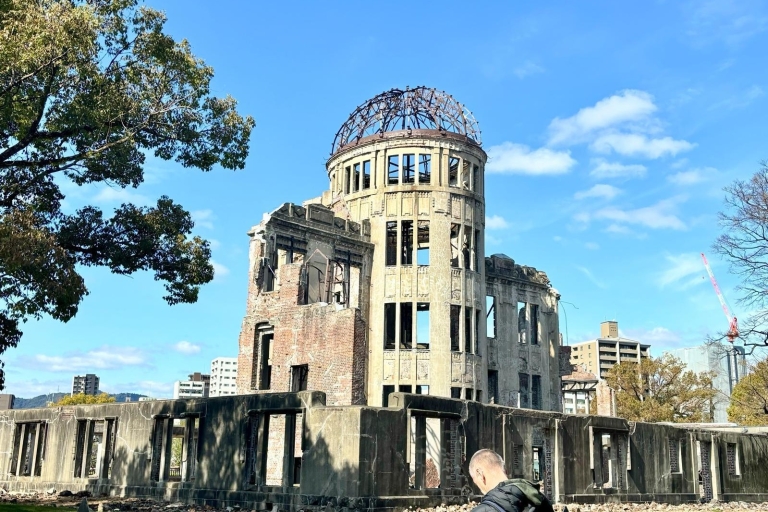 Hiroshima: Highlights & Hidden Gems Tour a pie