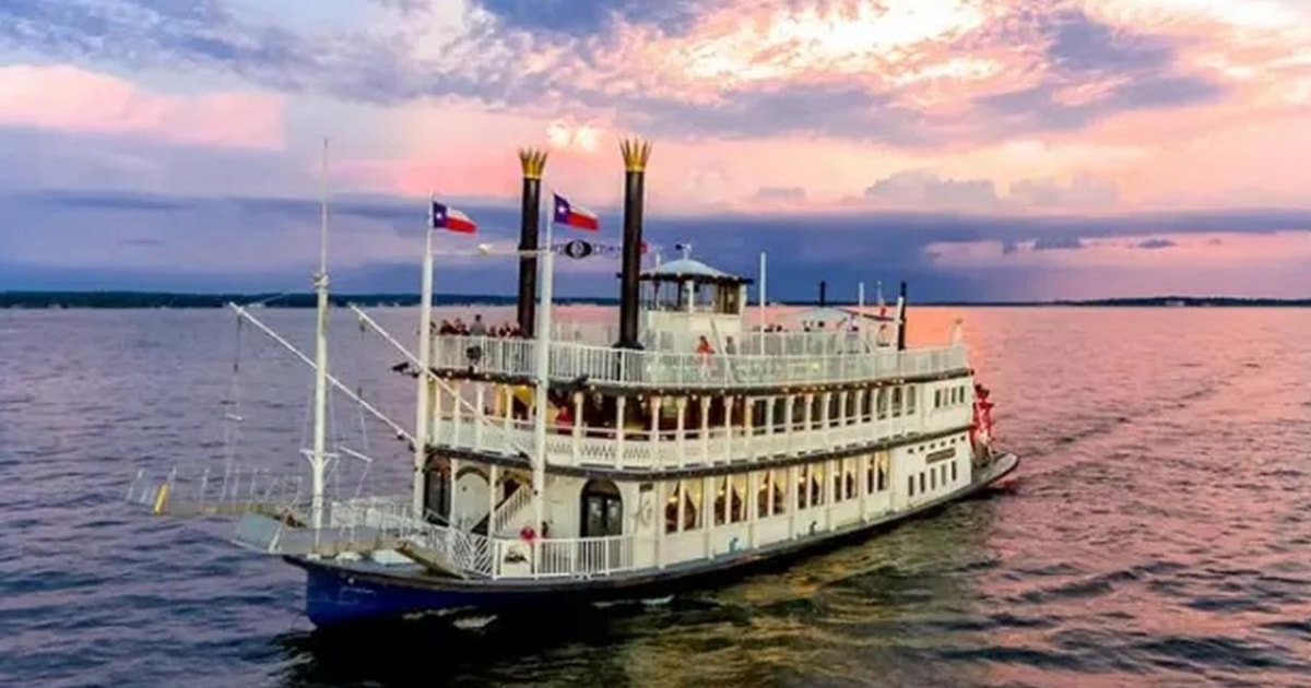 コンロー湖：サンセットディナークルーズ（ライブミュージック付き）を