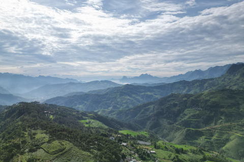 Giro di Ha Giang: Tour di 4 giorni in moto a guida autonoma - SENZA BUS