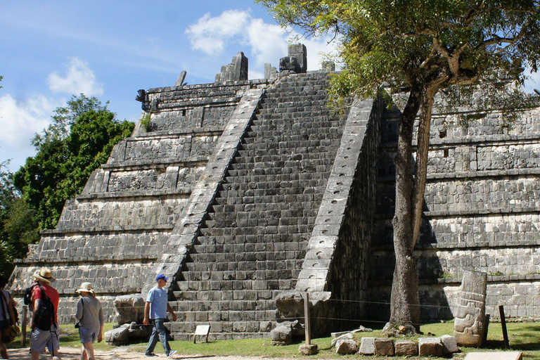 Ab Cancún: Chichén Itzá, Cenote Ik Kil, Valladolid & EssenAbholung aus der Gegend um Cancún