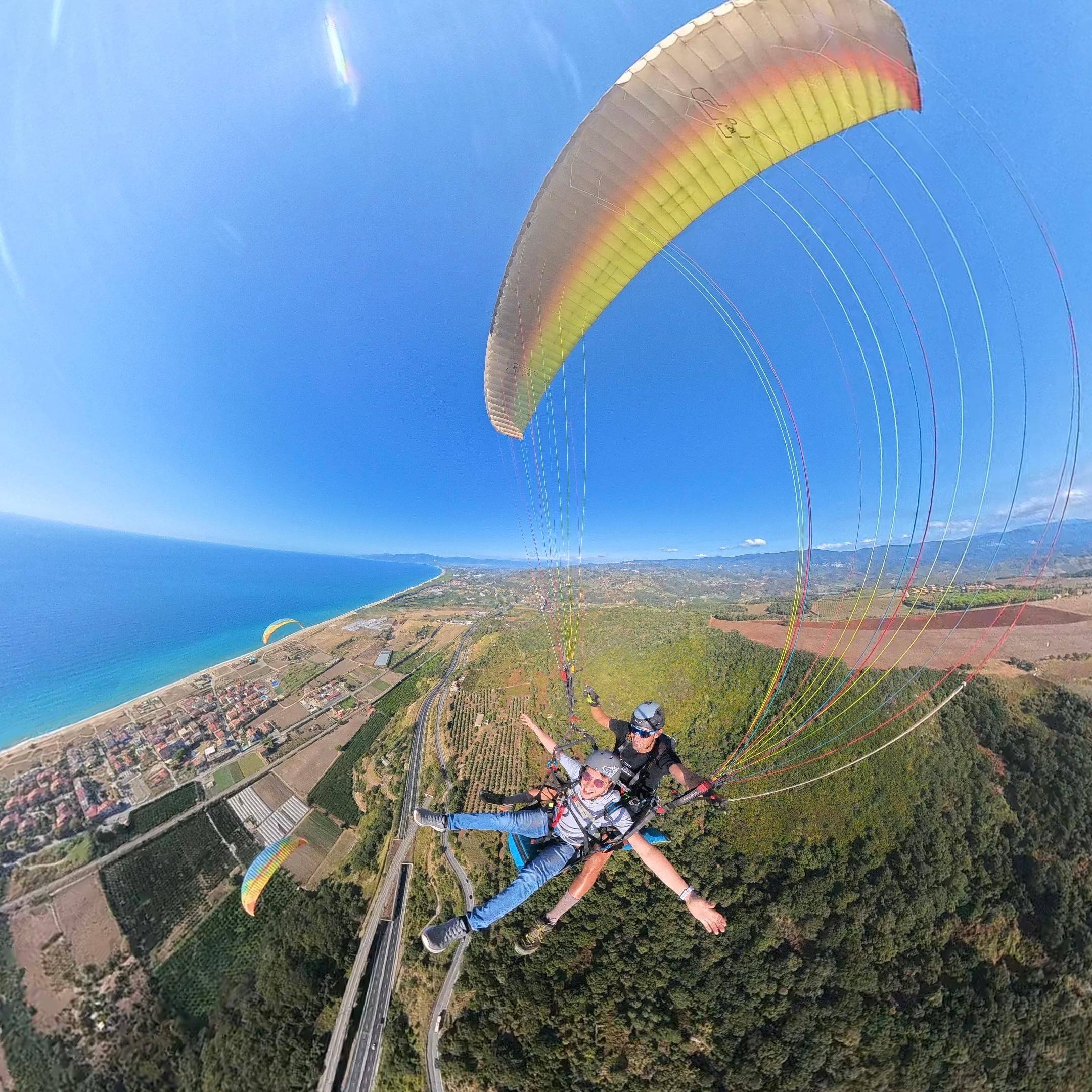 Pizzo: Panoramatandemflug mit Pilot und 4K-Video