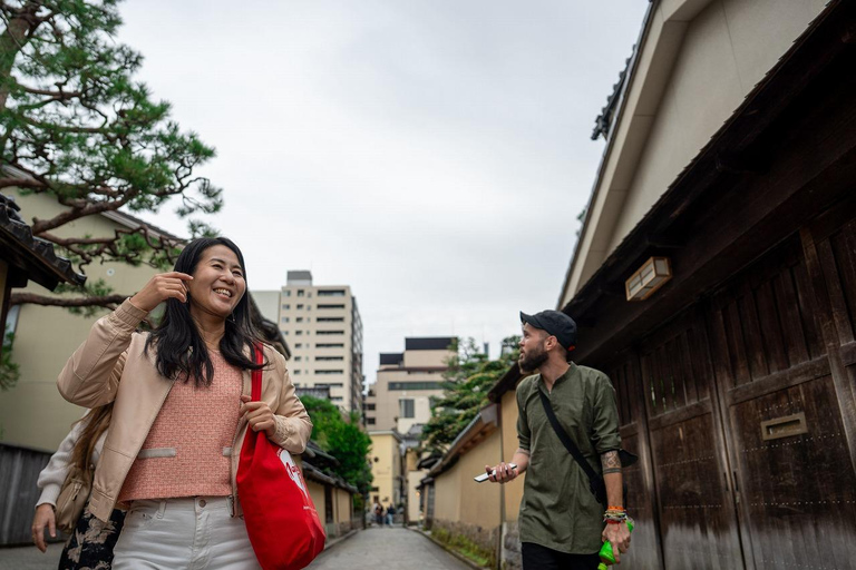 Kanazawa: Samurai and Geisha Culture Walking Tour with Lunch