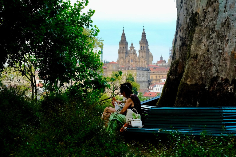 Santiago de Compostela: Food Tour with 6 Tastings & Drinks