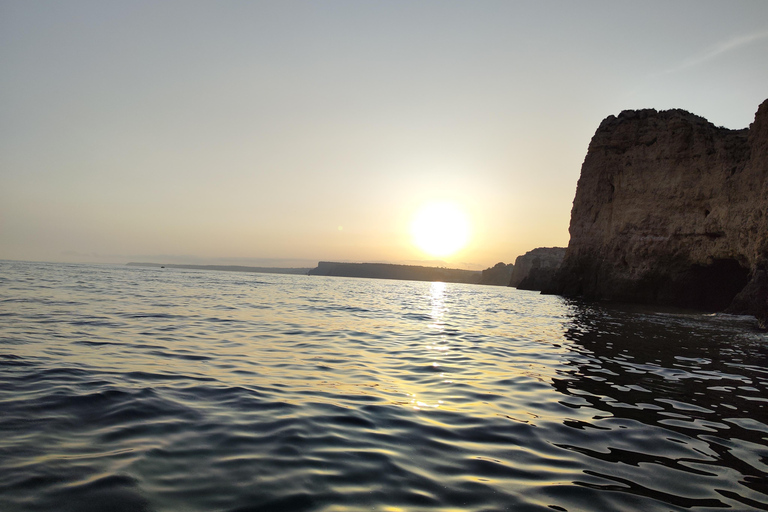 Lagos : visite guidée de Ponta da Piedade au coucher du soleilVisite de groupe partagée