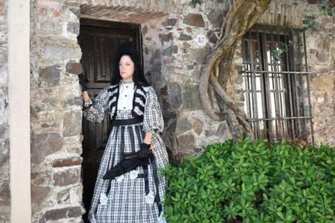 Colonia del Sacramento: Vintage Time Travel Experience Cologne: Vintage Experience and Guided Walk through the Old Town