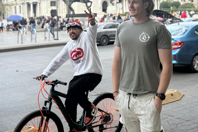Mexico City: Cable Car, Forest & Centro Bike Tour