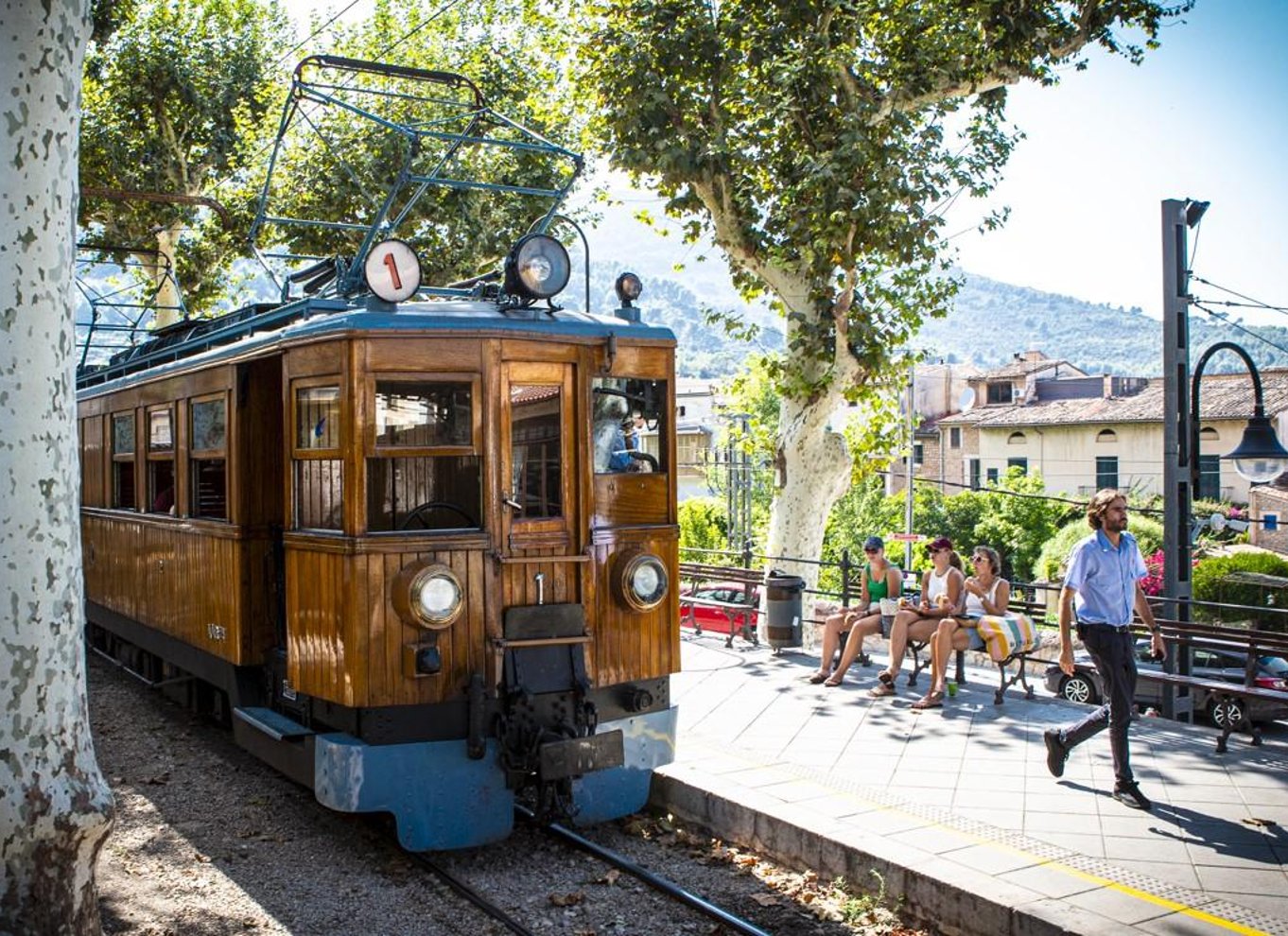 Fra Alcúdia: Halvdagstur med tog og sporvogn til Soller