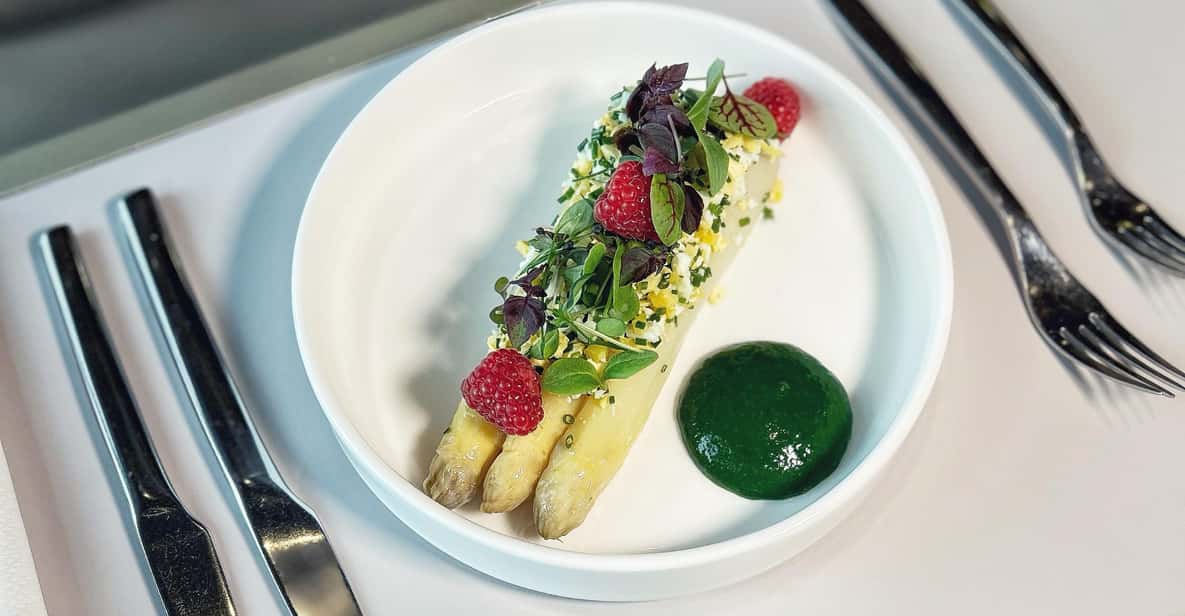 Afbeelding 37 van Parijs: Madame Brasserie in de Eiffeltoren – 3-gangenlunch om 13:30 uur