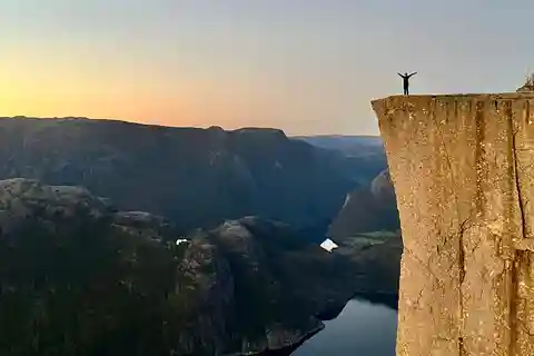 Stavanger/Sandnes: Preikestolen Guided Hidden Nature Hike