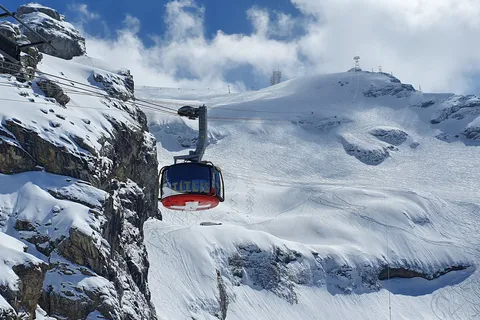 From Luzern: Mt. Titlis Ticket and Self-Guided Alpine Tour