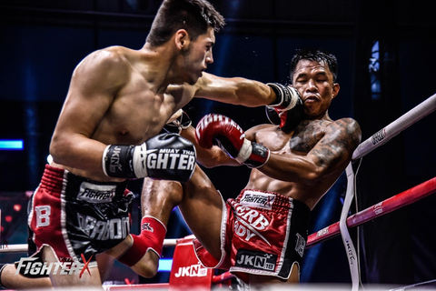 Phuket: Patong Boksstadion Muay Thai Wedstrijd TicketStadionzitje met T-shirt