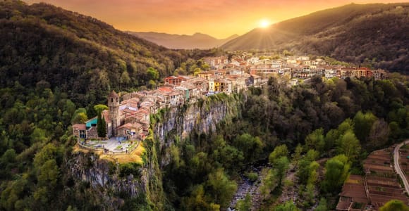 Volcanoes of La Garrotxa & Besalú Private Day Trip
