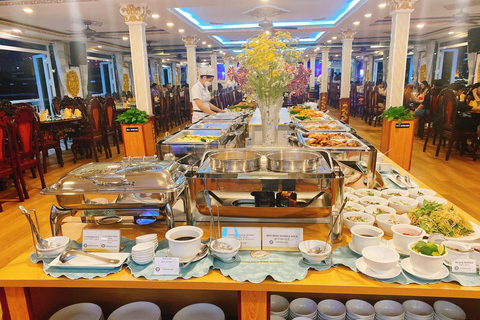 Ho Chi Minh City: Landmark 81 SkyView & Dinner Cruise Saigon River Classic Cruise Buffet Dinner - No Pick Up