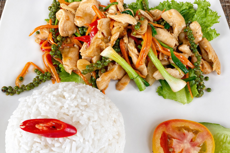 Phnom Penh: Silk Island Cycling Aventure & Lunch with Locals