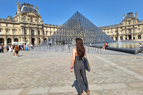 Paris: Visita guiada sem fila ao Museu do Louvre com artistaParis: Tour guiado para pequenos grupos no Museu do Louvre com ingresso reservado