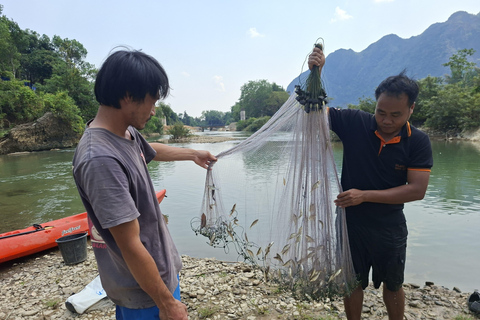 Vang Vieng: Local Fishing, Picnic & Kayaking Adventure