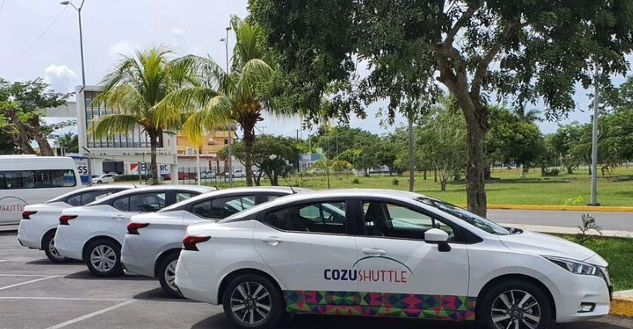 Cozumel, Private Shuttle from Cozumel Airport to Hotels - Housity