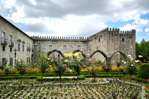 Braga & Guimarães Tour: Small Historical Group Tour