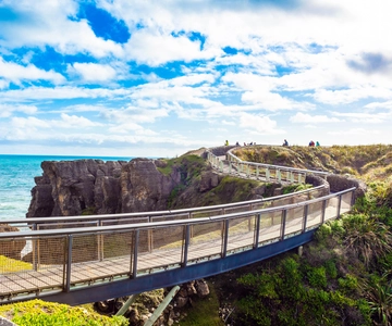 Christchurch to Franz Josef Tour via Hokitika (One-Way)