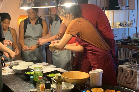 Autentyczna paella i sangria klasy premium na designerskim dachuAutentyczna paella i sangria w oszałamiającym lofcie na dachu