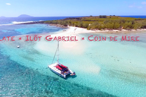 Grand Baie : Croisière en catamaran des 3 îles avec déjeuner et plongée en apnée