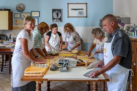 Arzachena: lezione di cucina a casa di un locale